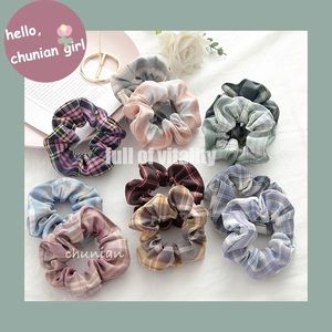 [Brandy Melville style] two scrunchies